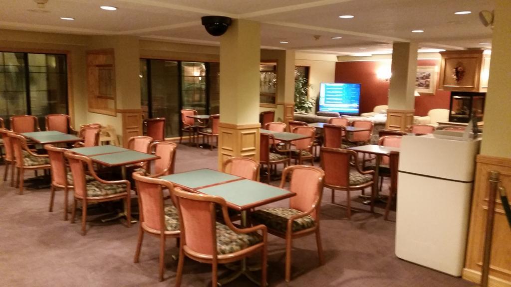 Days Inn & Suites By Wyndham Kalamazoo Ngoại thất bức ảnh