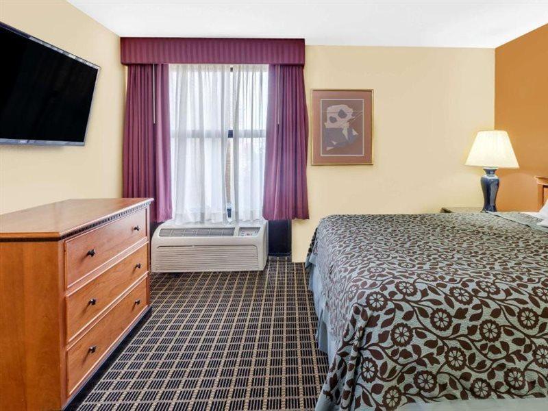 Days Inn & Suites By Wyndham Kalamazoo Ngoại thất bức ảnh