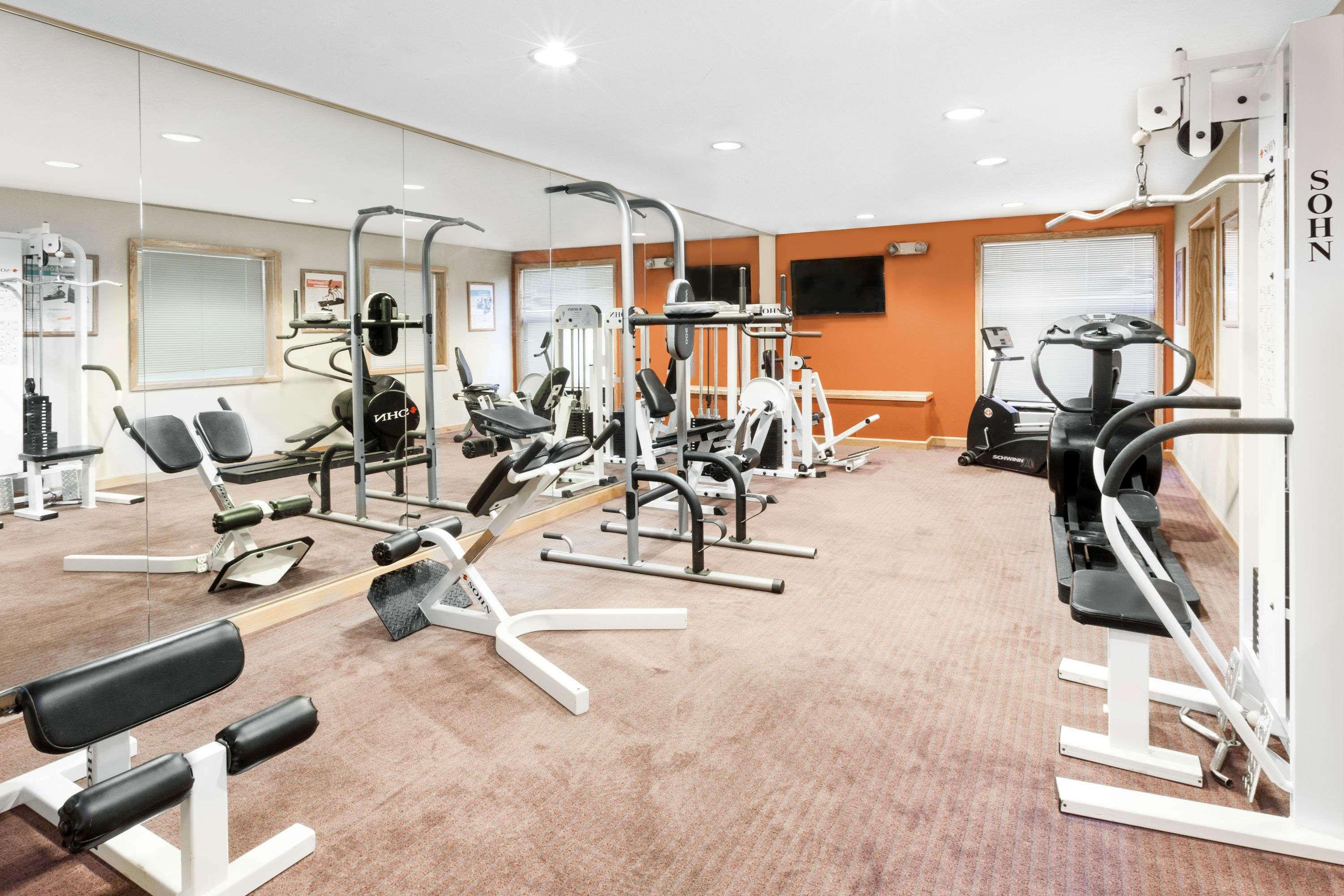 Days Inn & Suites By Wyndham Kalamazoo Ngoại thất bức ảnh