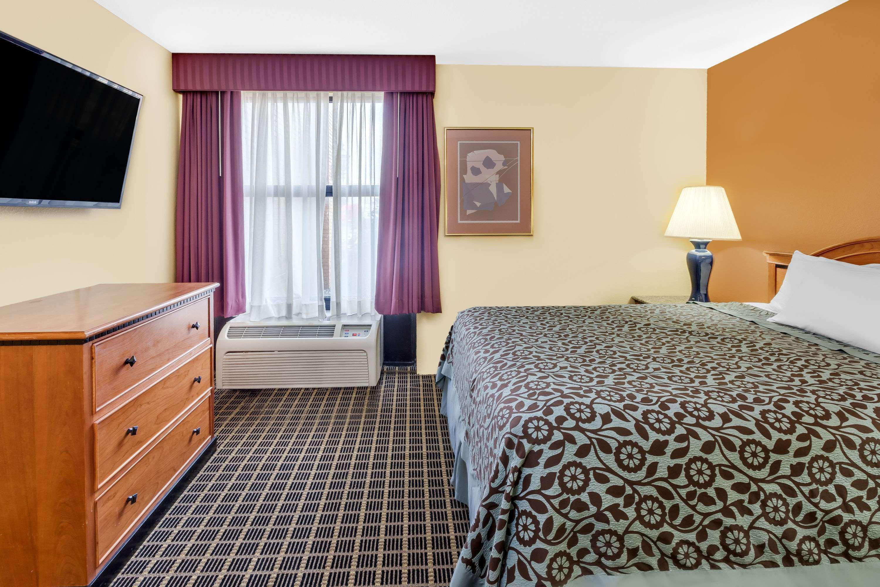 Days Inn & Suites By Wyndham Kalamazoo Ngoại thất bức ảnh